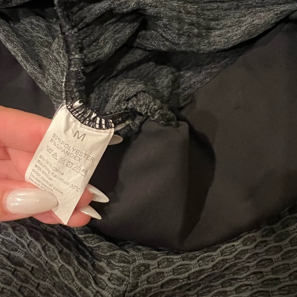 NWOT women’s scrunch viral leggings (size M) - Picture 3 of 3